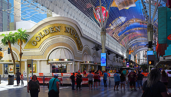 Fremont Street - Experience (2) (24x42)