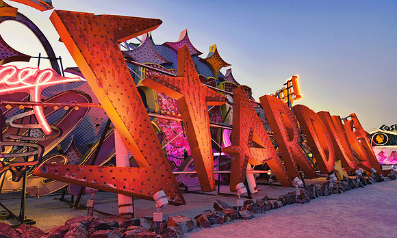 Las Vegas - Neon Museum (5) (24x40)
