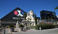 Resorts - Luxor (1) (24x40)