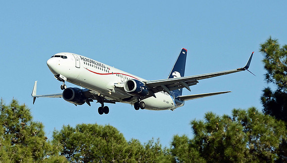 Boeing 737 XA-AMK (24x42)