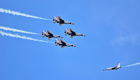 Air Force Thunderbirds 4 (24x42)